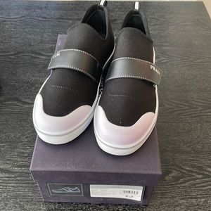 NIB Prada Sneakers, size 37